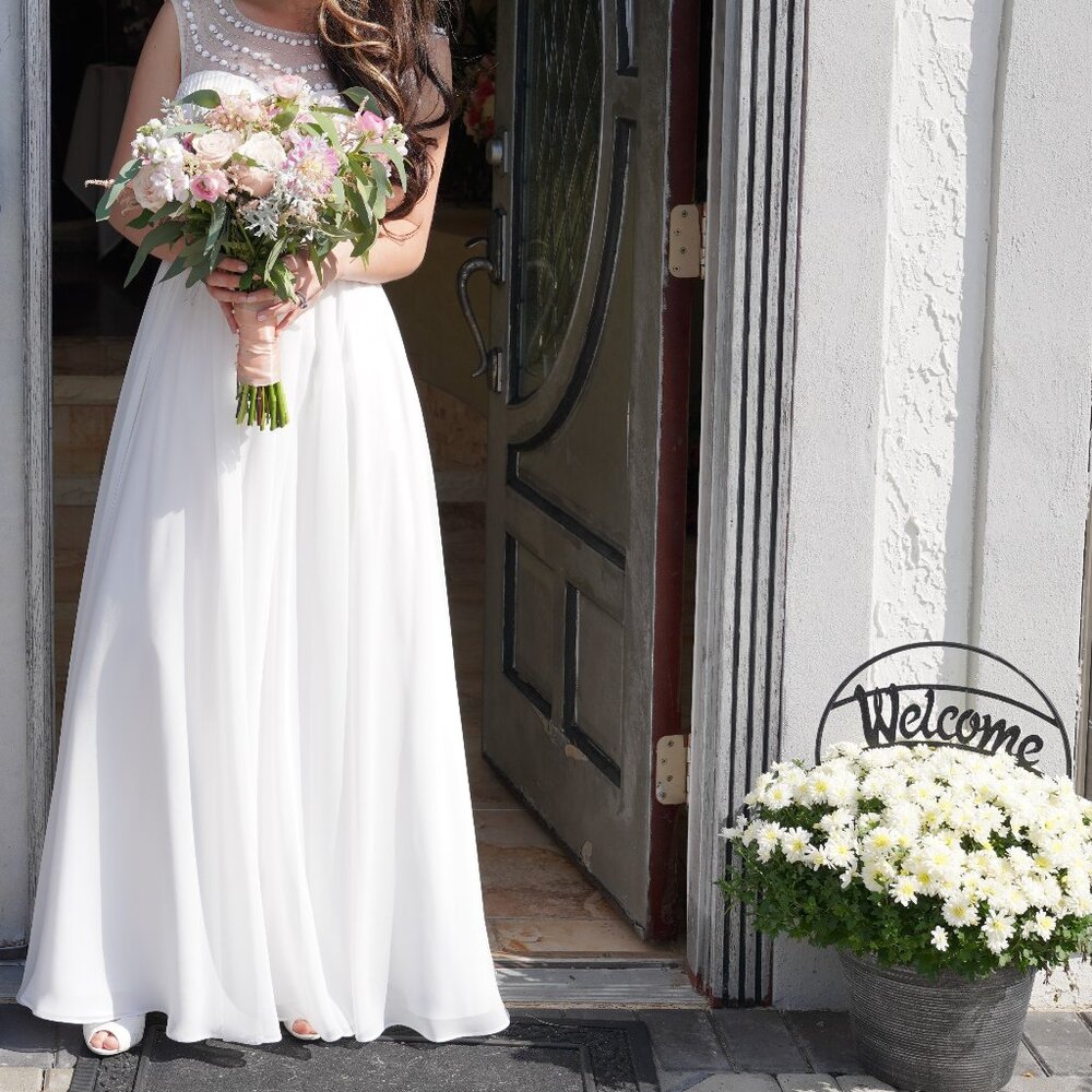 Romantic Bridal Gown – David’s Bridal SZ 2 Beaded Waist, Open Back